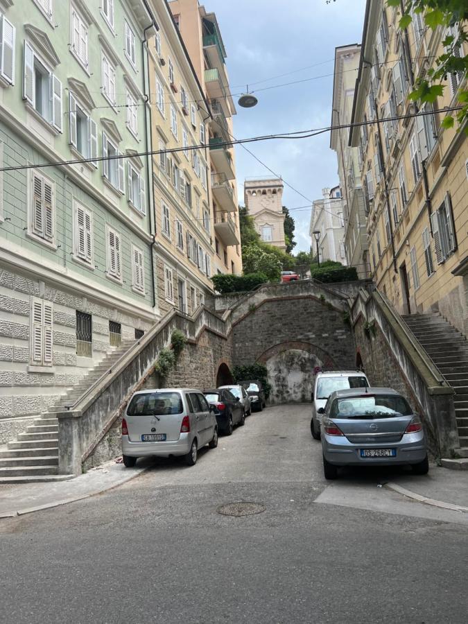 Alla Scalinata Del Teatro Rossetti Confort Suites Parcheggio Trieste Exterior photo