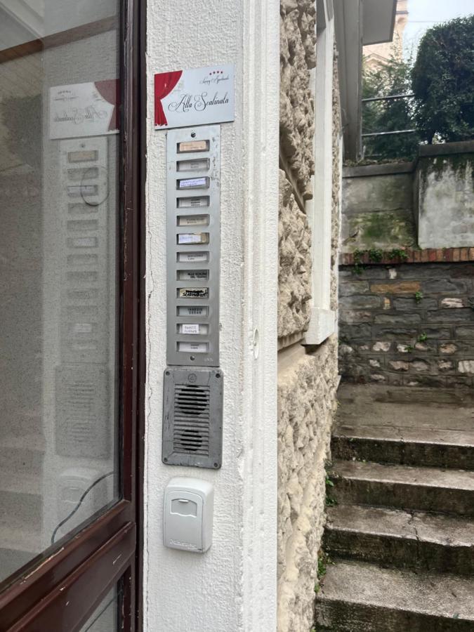 Alla Scalinata Del Teatro Rossetti Confort Suites Parcheggio Trieste Exterior photo